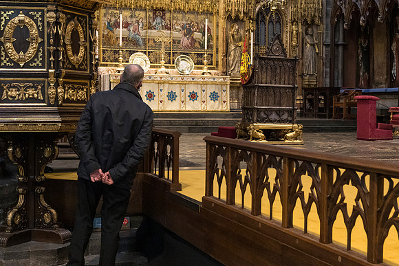 Viewing The Coronation Throne