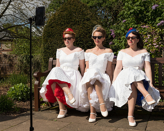 40s Girls in Modern World